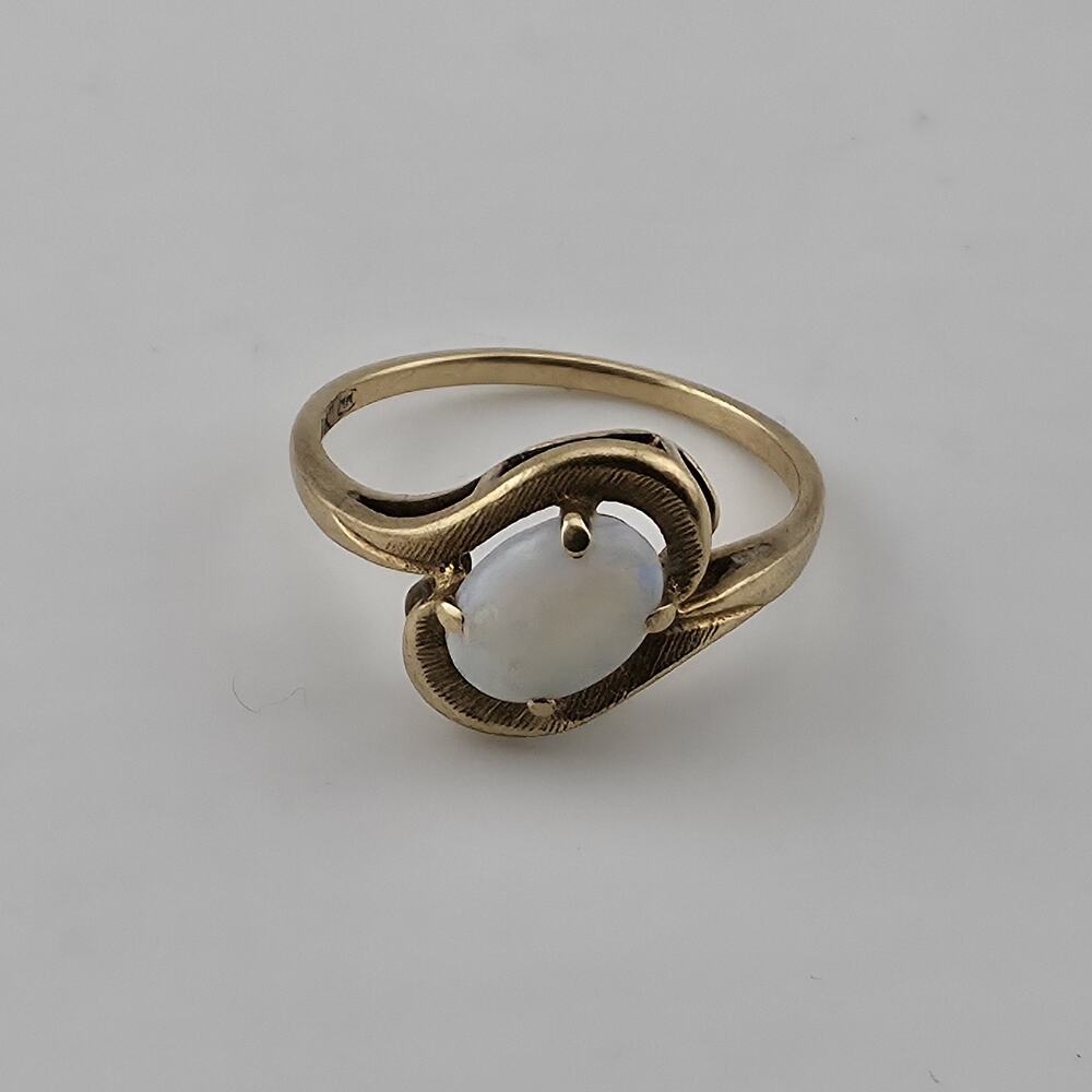 10K Yellow Gold Opal Ring Vintage Oval Cabochon Swirl Setting Size 6.25 - Picture 2 of 11